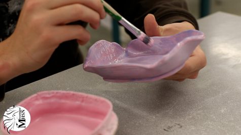 MHSNews | Ceramics Students Weigh in on In-Person vs. Virtual Learning