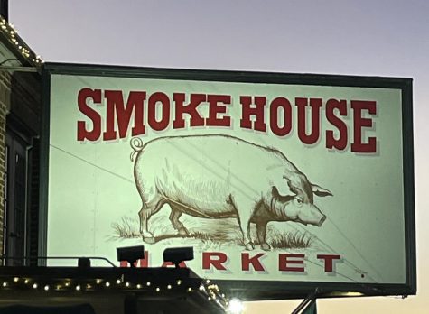 The Smokehouse Market at 16806 Chesterfield Airport Rd isnt technically a restaurant, but deep inside the market they make sandwiches, both hot and cold, as well as soups. 