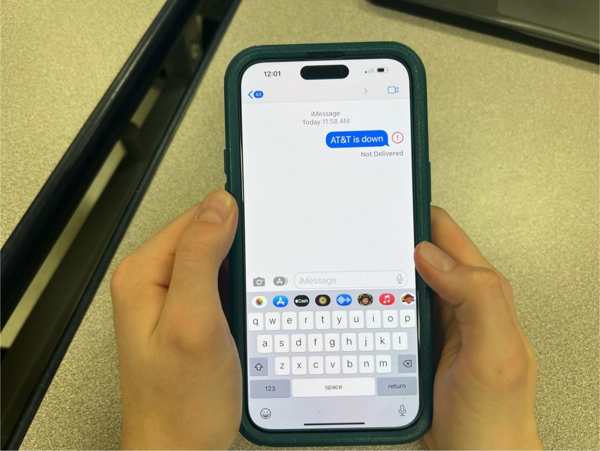 When students who have AT&T service tried to send text messages earlier today, they may have received a response saying AT&T is down due to a nation-wide outage. 