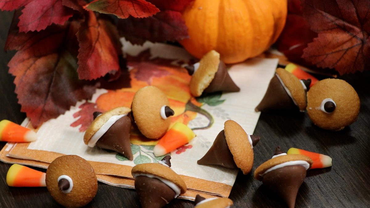 Easy No Bake Thanksgiving Acorn Treats