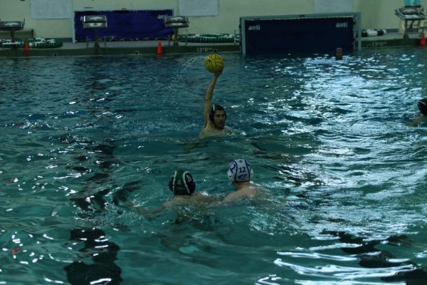 The boys water polo team plays against Ladue’s j.v. boys team on Thursday, April 17. McKenna Peters, assistant water polo coach, said the team has struggled with recruitment this year.